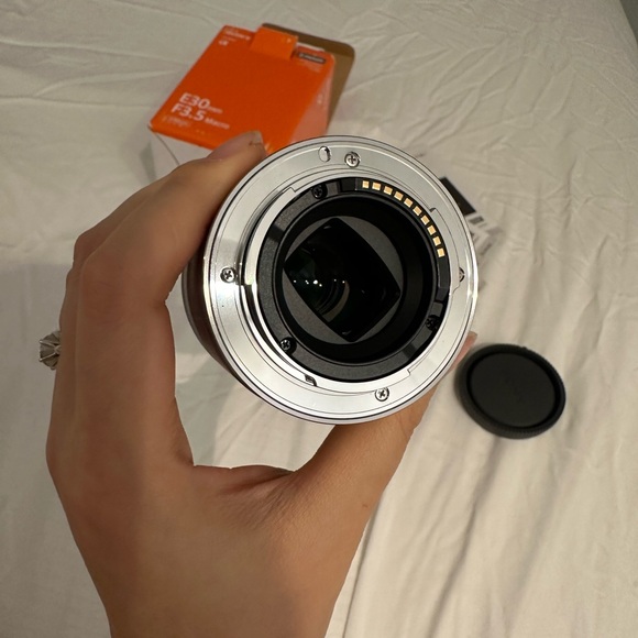 Sony E-mount E30mm F3.5 Macro lens - Picture 7 of 8